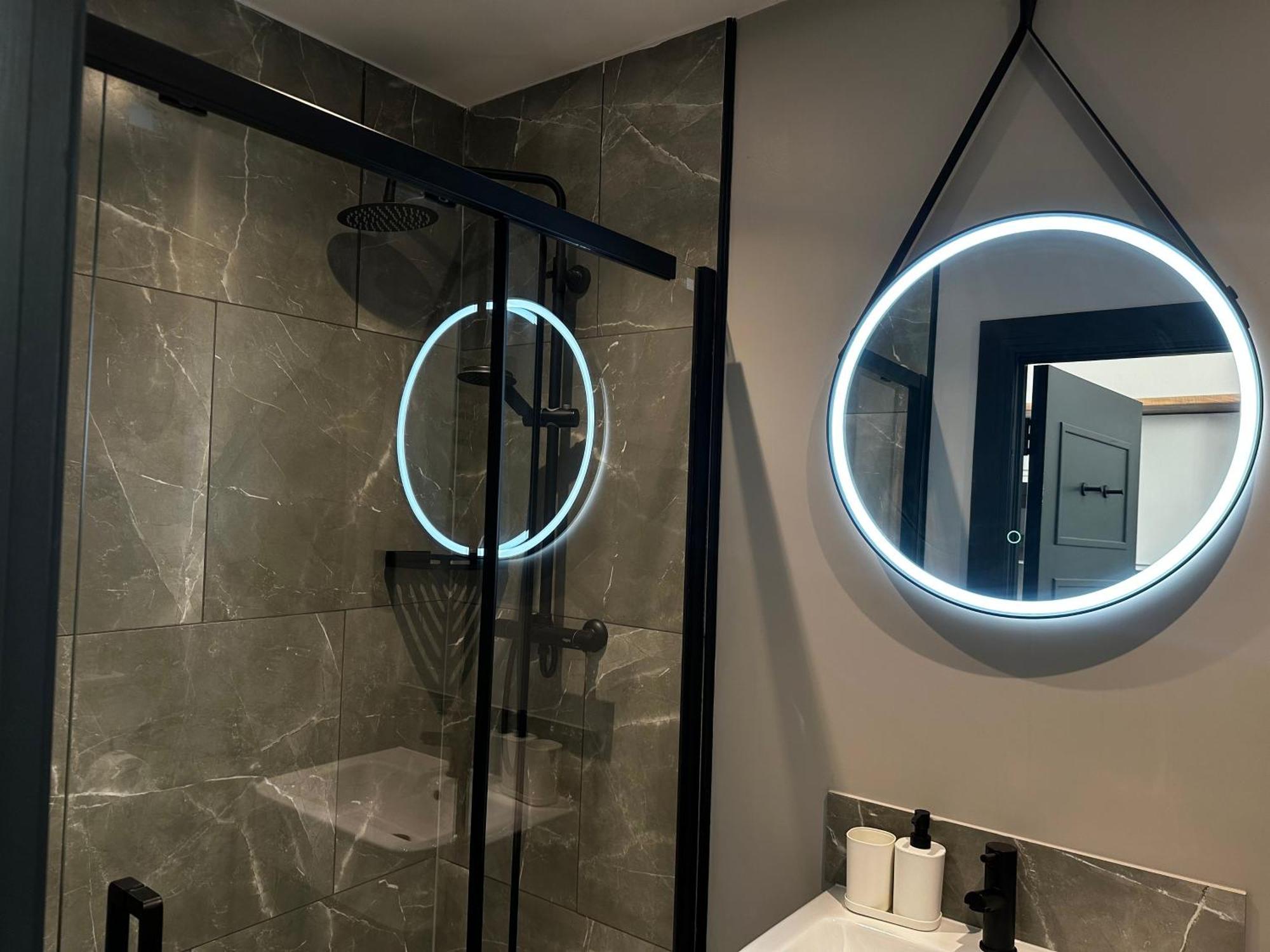 هاستَنغ Vive Hotel المظهر الخارجي الصورة